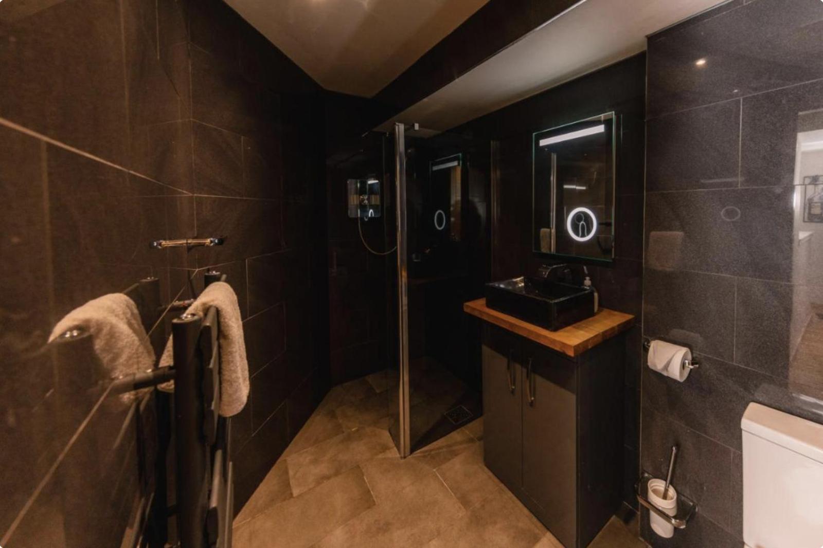 Superb Luxury Apartment By Canal - Central Эдинбург Экстерьер фото