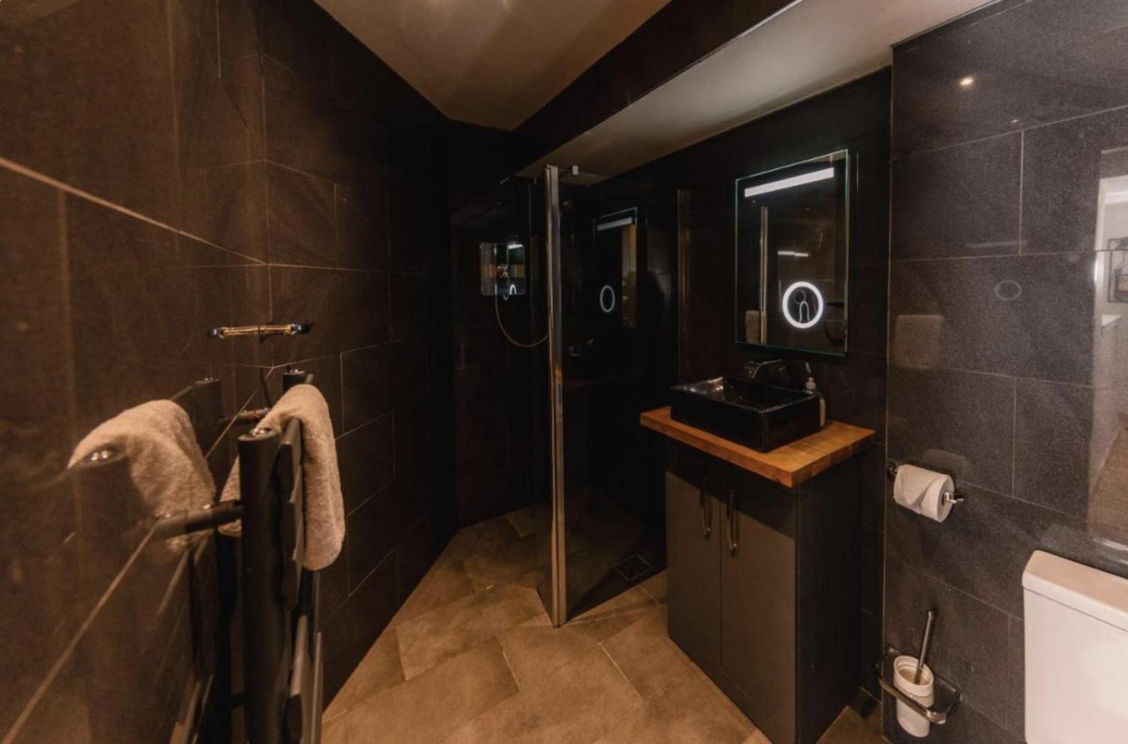 Superb Luxury Apartment By Canal - Central Эдинбург Экстерьер фото